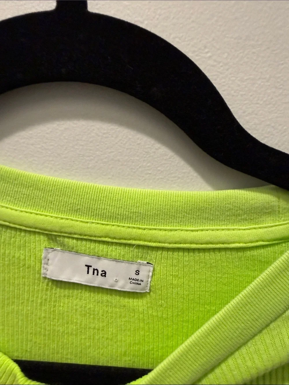 Tna Ribbed T-Shirt in Neon Chartreuse size small - Picture 3 of 8